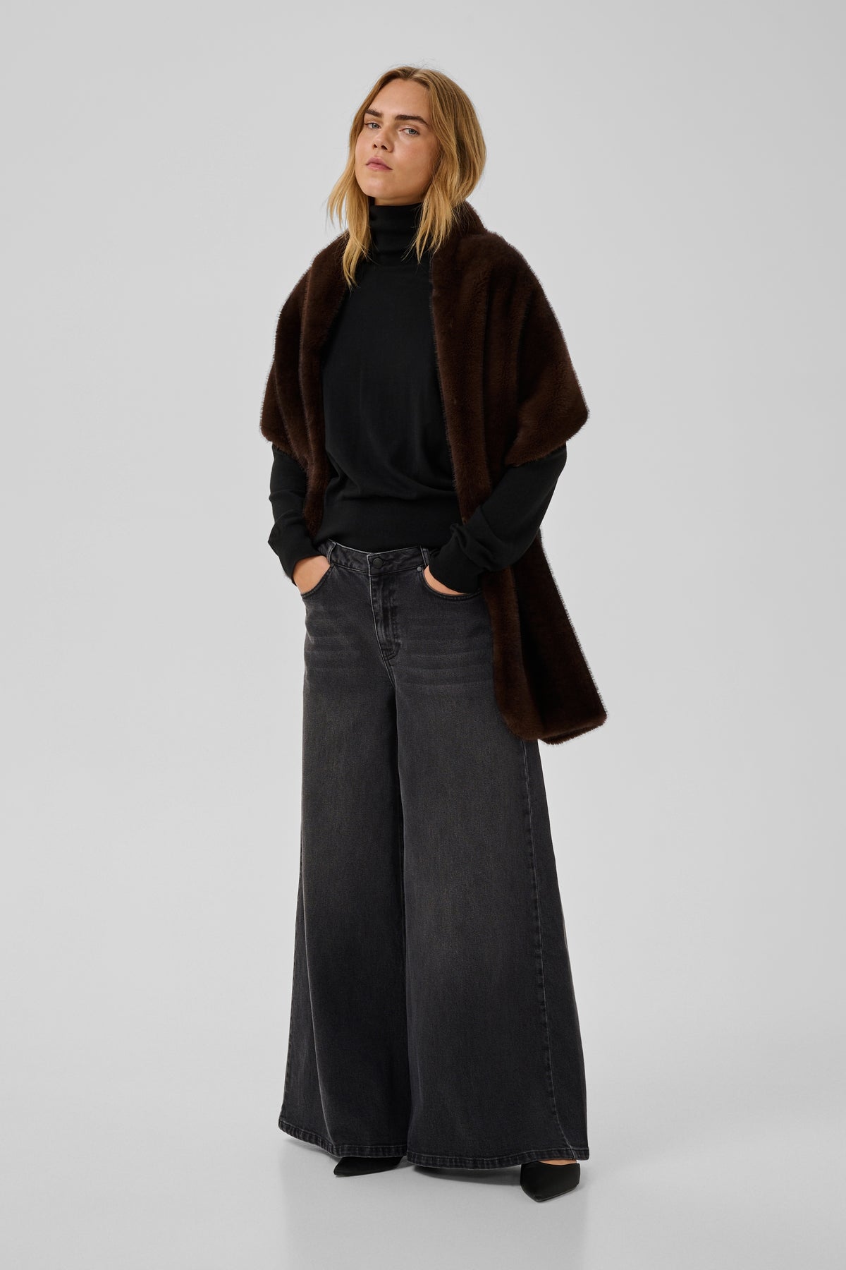 MWEaston Fur Scarf