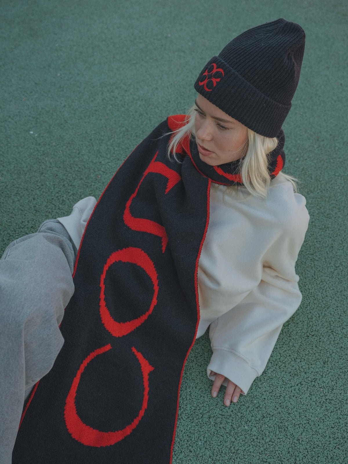 Willow scarf- Navy with red Coucou