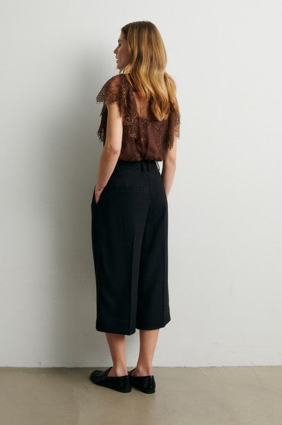 Wila Lace Blouse