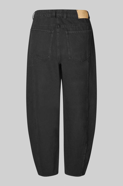 Loana Denim Barrel Jeans