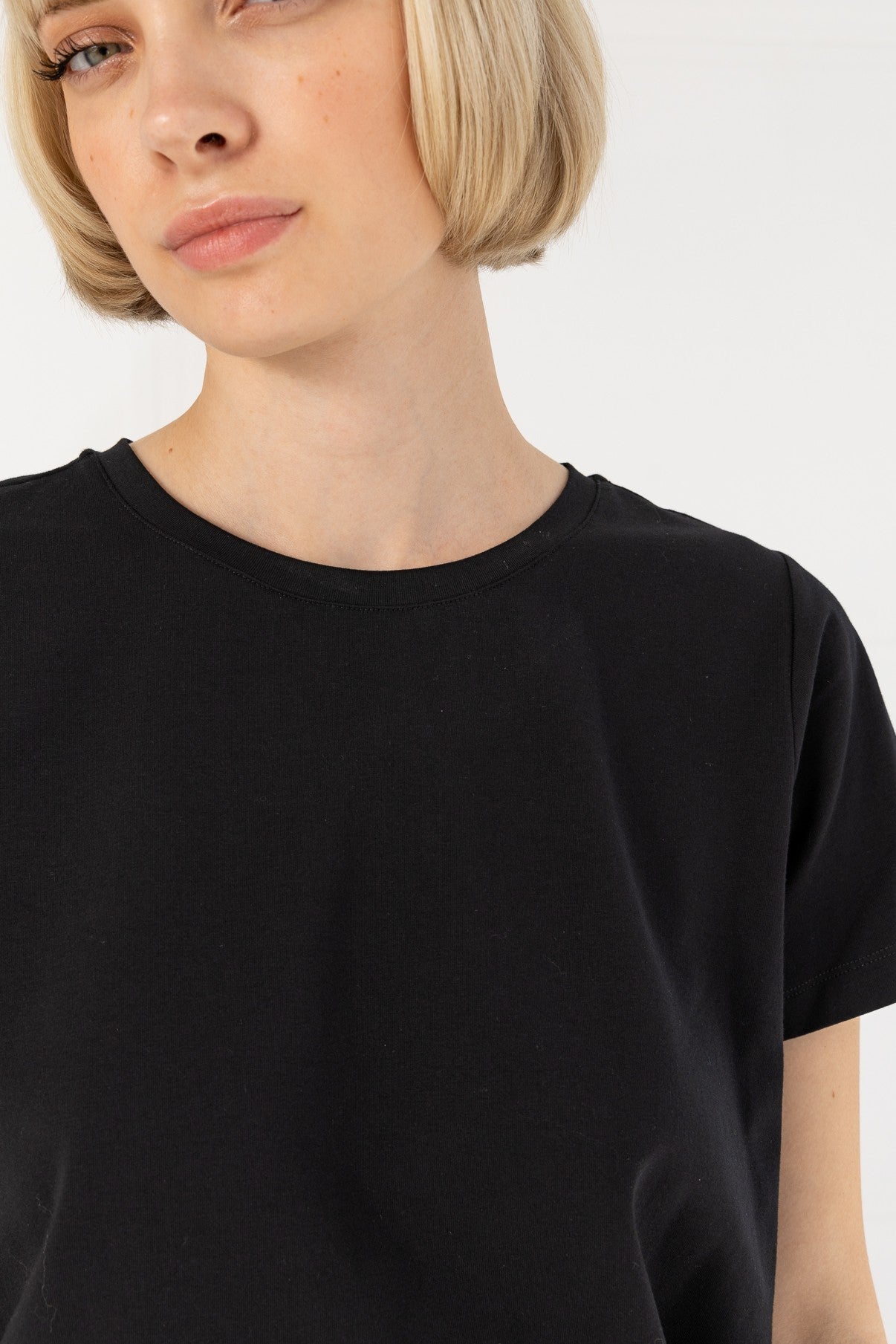 T-shirt with round neck - Mid sleeves