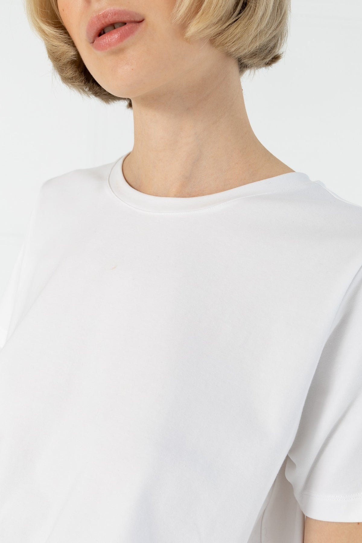 T-shirt with round neck - Mid sleeves